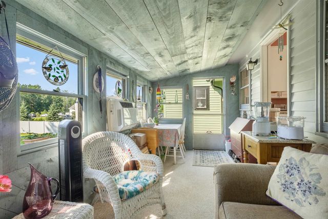 77 Knox Marsh Road, Dover, NH 03820