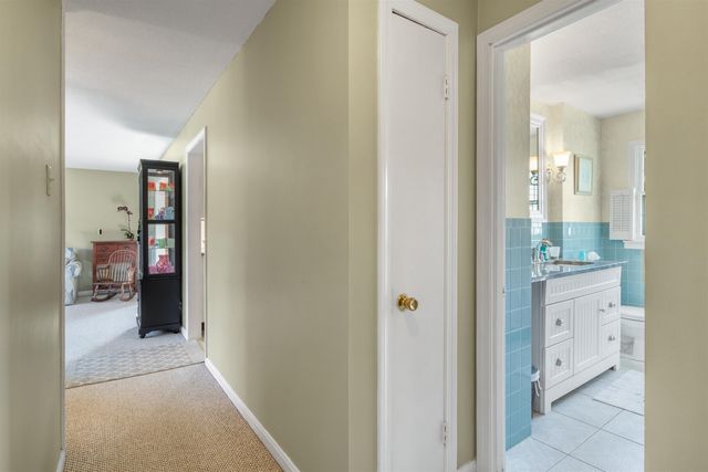 77 Knox Marsh Road, Dover, NH 03820