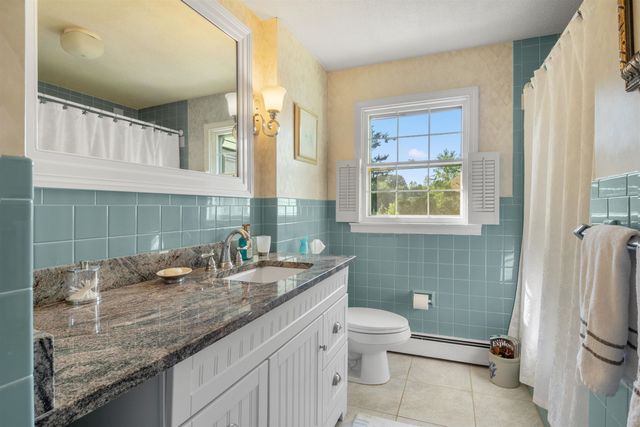 77 Knox Marsh Road, Dover, NH 03820