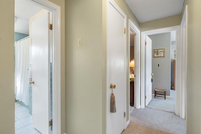 77 Knox Marsh Road, Dover, NH 03820
