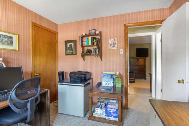 77 Knox Marsh Road, Dover, NH 03820
