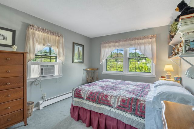 77 Knox Marsh Road, Dover, NH 03820