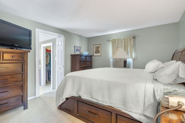 77 Knox Marsh Road, Dover, NH 03820