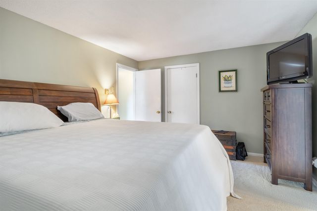 77 Knox Marsh Road, Dover, NH 03820