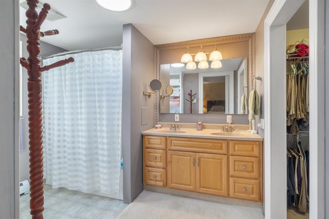 77 Knox Marsh Road, Dover, NH 03820
