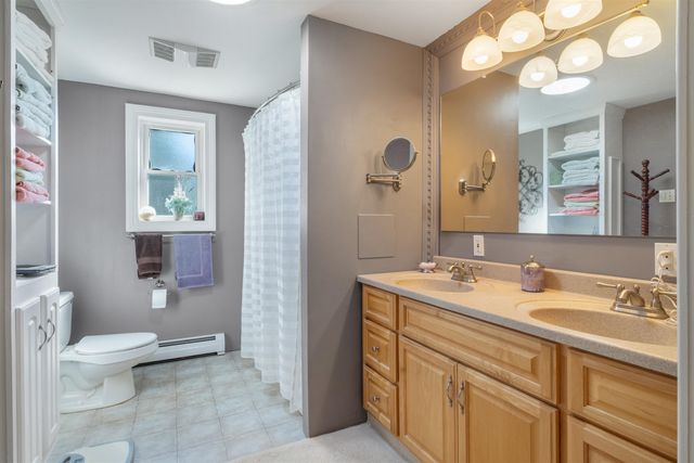 77 Knox Marsh Road, Dover, NH 03820