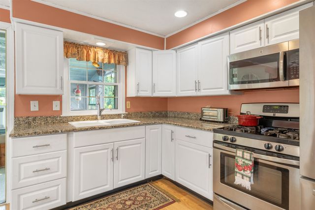 77 Knox Marsh Road, Dover, NH 03820