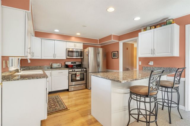 77 Knox Marsh Road, Dover, NH 03820