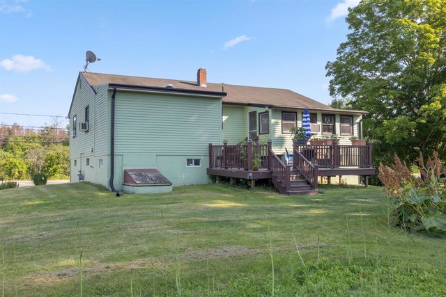 77 Knox Marsh Road, Dover, NH 03820
