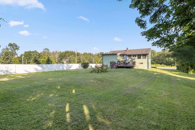 77 Knox Marsh Road, Dover, NH 03820