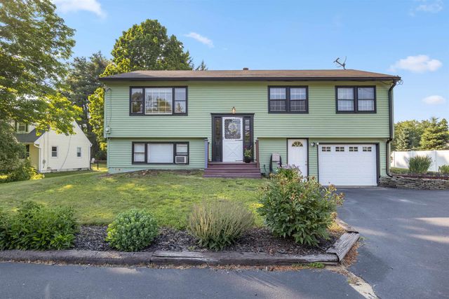 77 Knox Marsh Road, Dover, NH 03820
