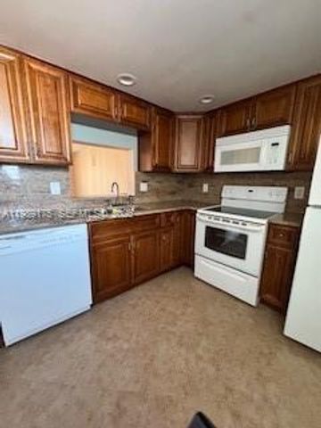 421 NE 14th Ave 401, Hallandale Beach, FL 33009