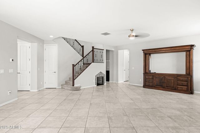 18740 W SAN JUAN Avenue, Litchfield Park, AZ 85340