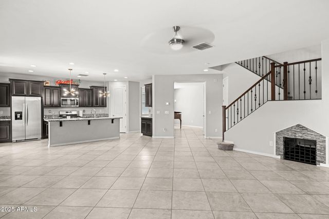 18740 W SAN JUAN Avenue, Litchfield Park, AZ 85340