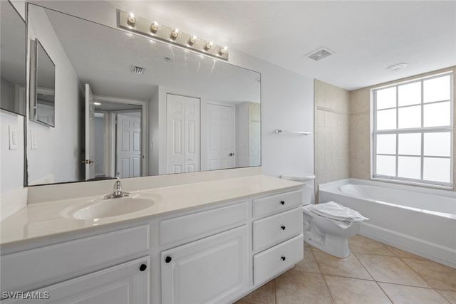 4105 Residence DR 718, Fort Myers, FL 33901