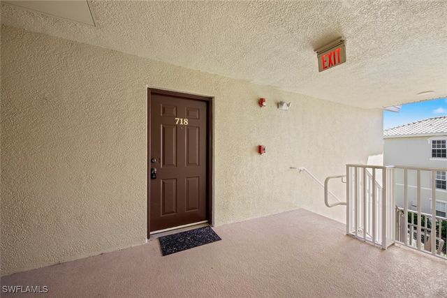 4105 Residence DR 718, Fort Myers, FL 33901