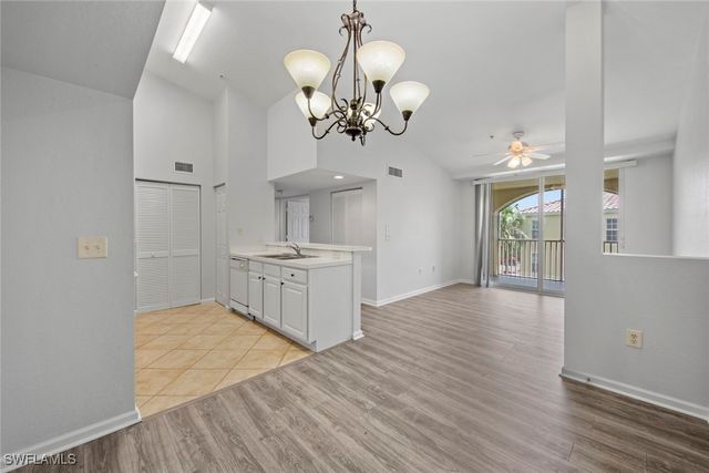 4105 Residence DR 718, Fort Myers, FL 33901