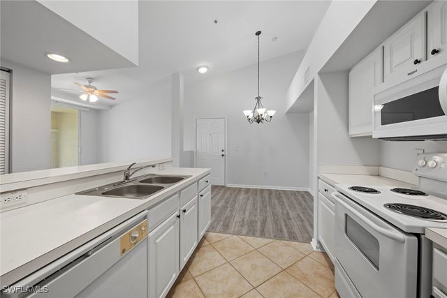 4105 Residence DR 718, Fort Myers, FL 33901