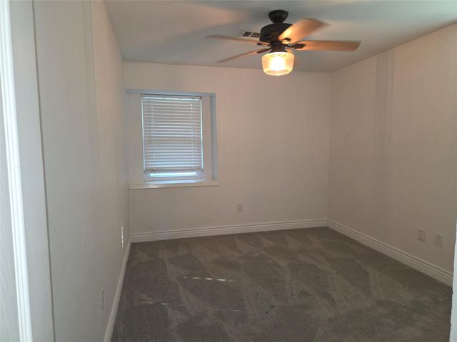 4810 Park Avenue, Dickinson, TX 77539