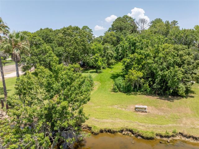 4810 Park Avenue, Dickinson, TX 77539