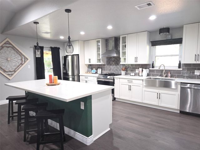 4810 Park Avenue, Dickinson, TX 77539