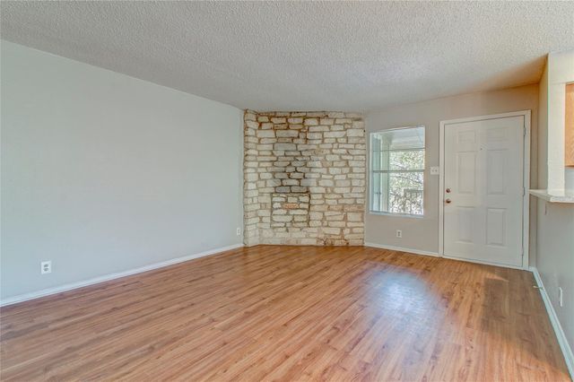 400 Hedgewood DR D, Georgetown, TX 78628