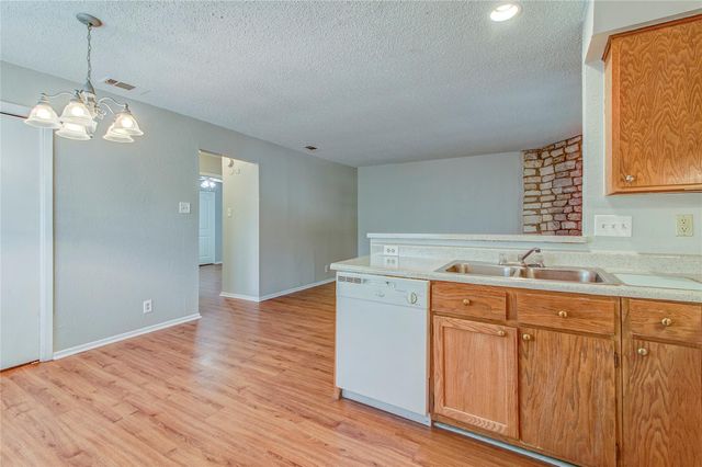 400 Hedgewood DR D, Georgetown, TX 78628