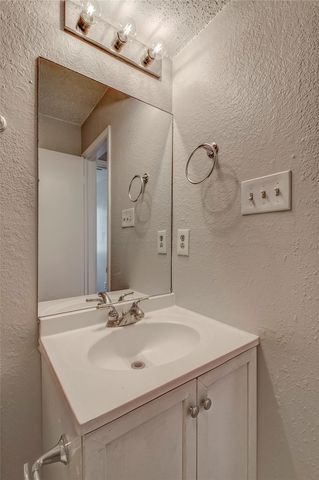 400 Hedgewood DR D, Georgetown, TX 78628