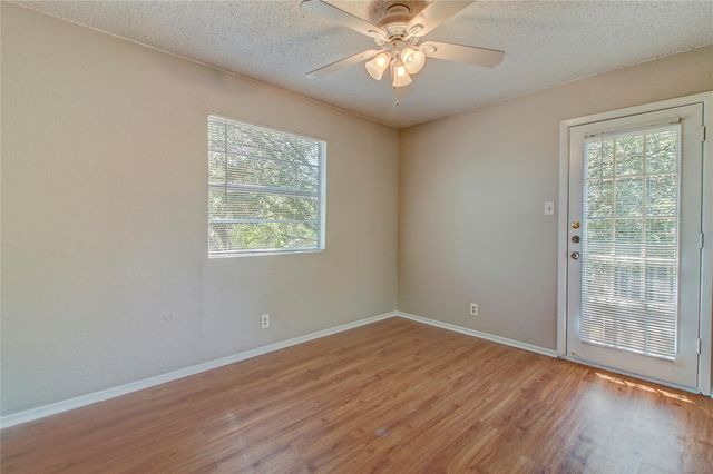400 Hedgewood DR D, Georgetown, TX 78628