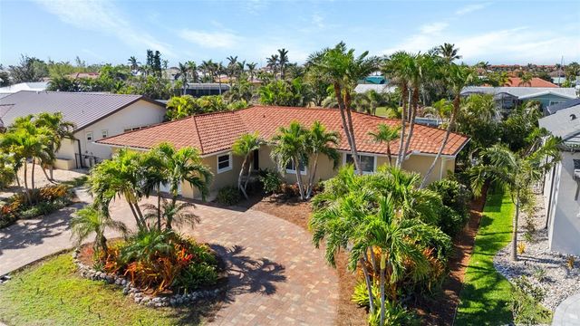 2284 PALM TREE DRIVE, Punta Gorda, FL 33950