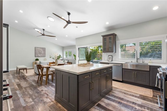 9662 Woodlawn Drive, Huntington Beach, CA 92646