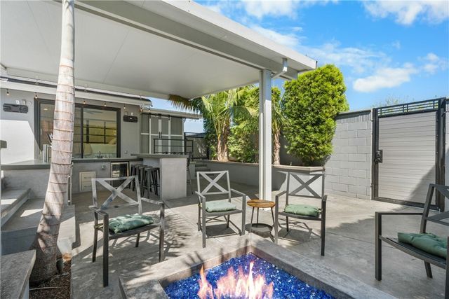 9662 Woodlawn Drive, Huntington Beach, CA 92646