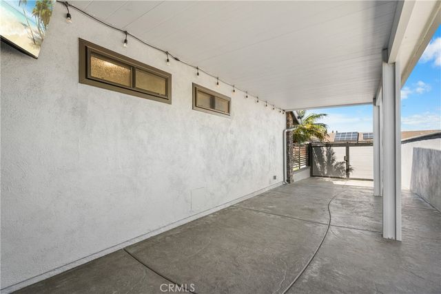 9662 Woodlawn Drive, Huntington Beach, CA 92646