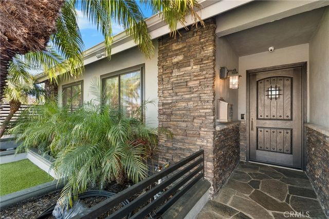 9662 Woodlawn Drive, Huntington Beach, CA 92646