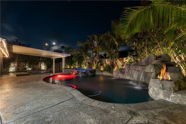 9662 Woodlawn Drive, Huntington Beach, CA 92646