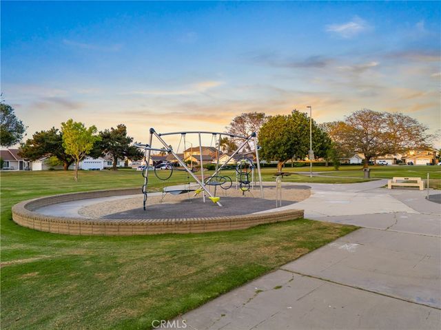 9662 Woodlawn Drive, Huntington Beach, CA 92646