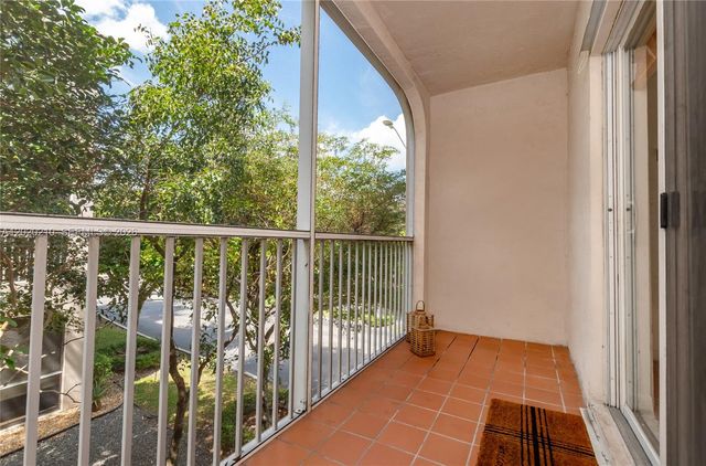 5610 NW 114th Pl 218, Doral, FL 33178