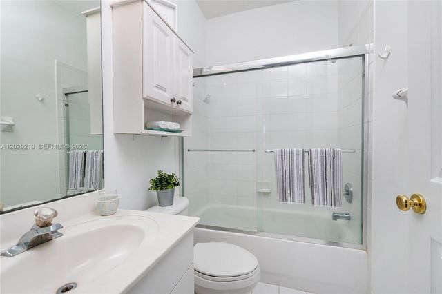 5610 NW 114th Pl 218, Doral, FL 33178