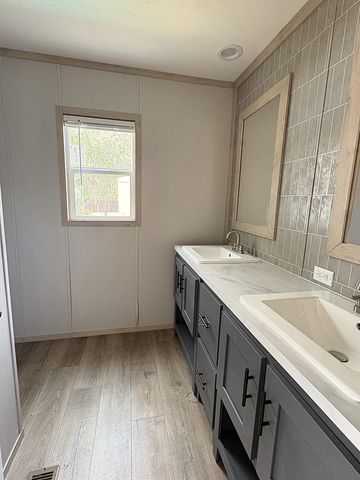 1188 Los Tulipanes Drive SE, Los Lunas, NM 87031
