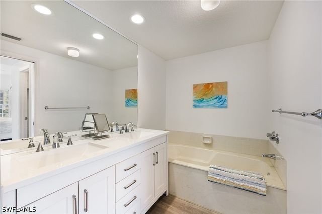6030 Chardonnay LN 203, Naples, FL 34119