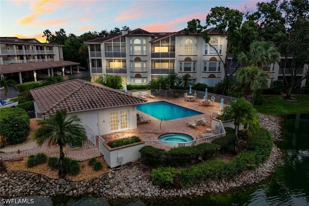 6030 Chardonnay LN 203, Naples, FL 34119