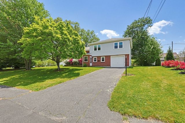 103 Lane Dr, Norwood, MA 02062