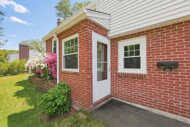 103 Lane Dr, Norwood, MA 02062
