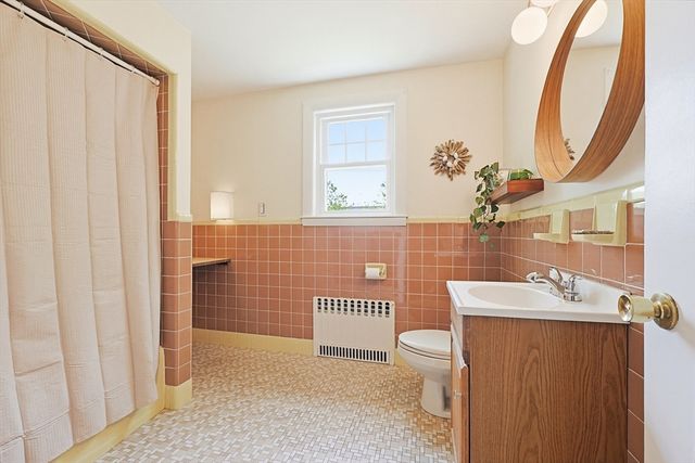 103 Lane Dr, Norwood, MA 02062