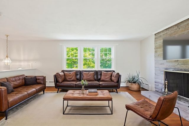 103 Lane Dr, Norwood, MA 02062