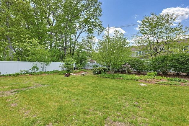 103 Lane Dr, Norwood, MA 02062