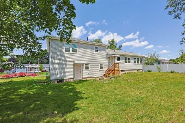 103 Lane Dr, Norwood, MA 02062