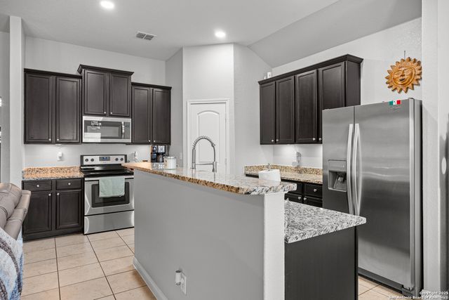 7839 Creekshore Cove, San Antonio, TX 89254