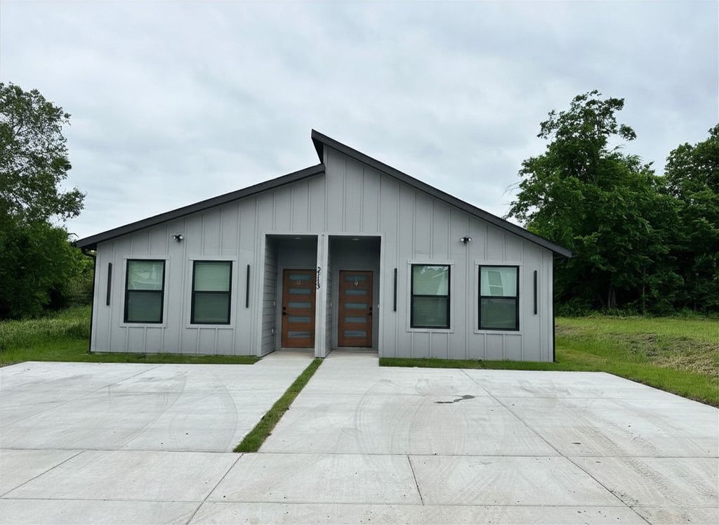 2113 Henry Street B, Greenville, TX 75401