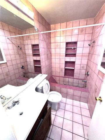 700 W 3rd B107, Santa Ana, CA 92701